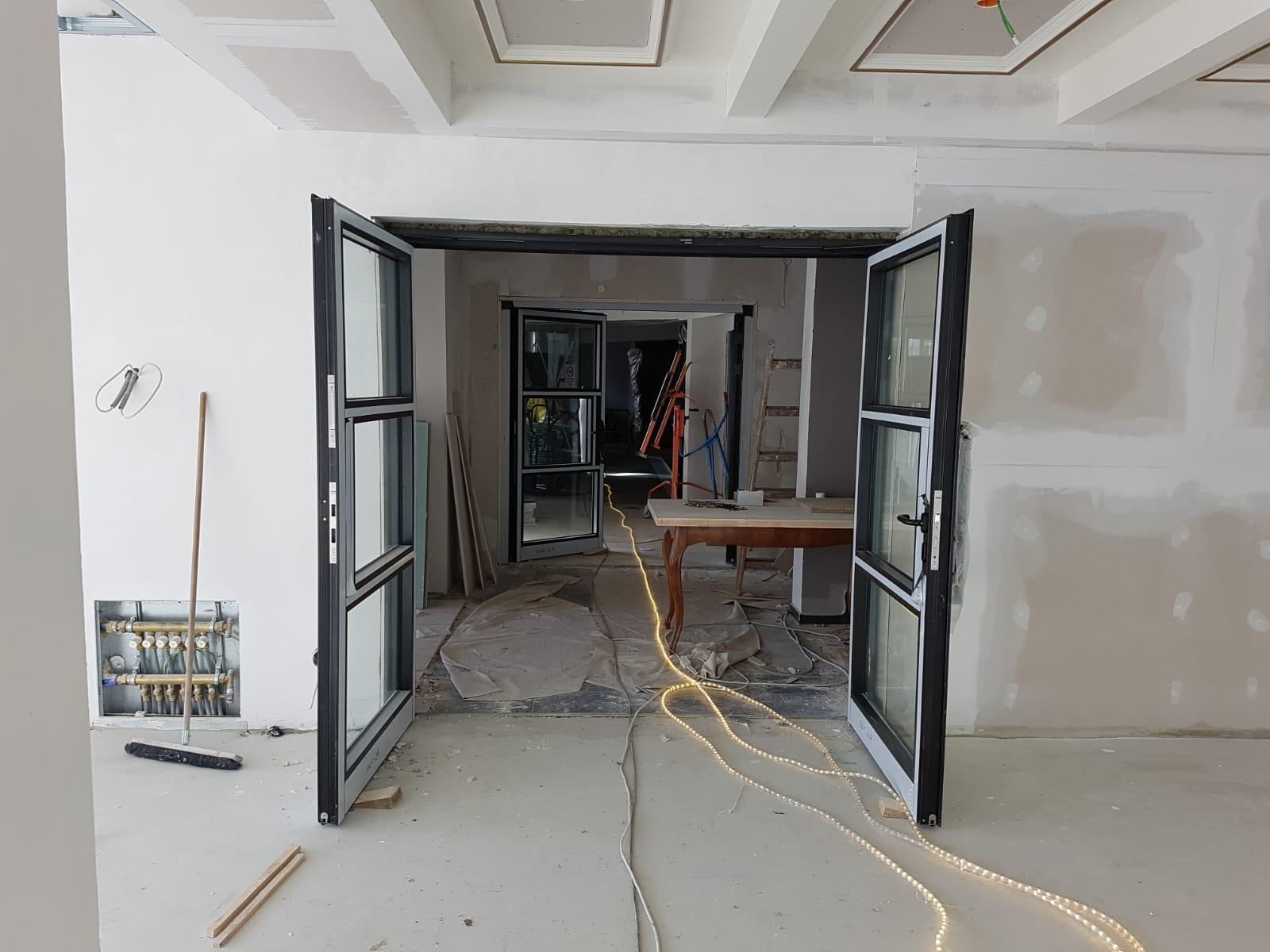 Aluminium-Glas Brandschutzportale Feuerschutzabschluss mit Brandschutzglas Riegel-Kämpfer Glasteilung