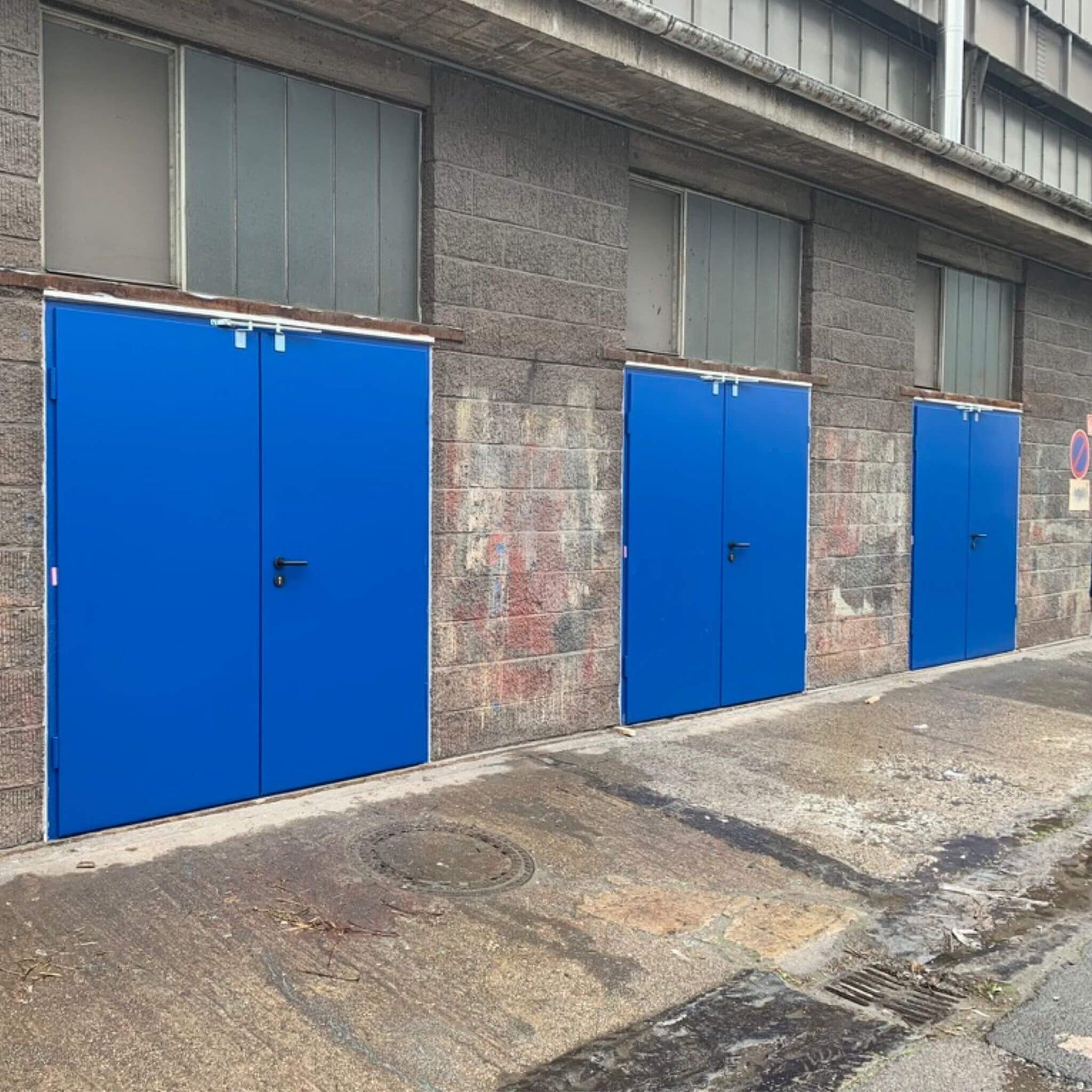 Industriegebiet Linz - Lagertüren 03/2022