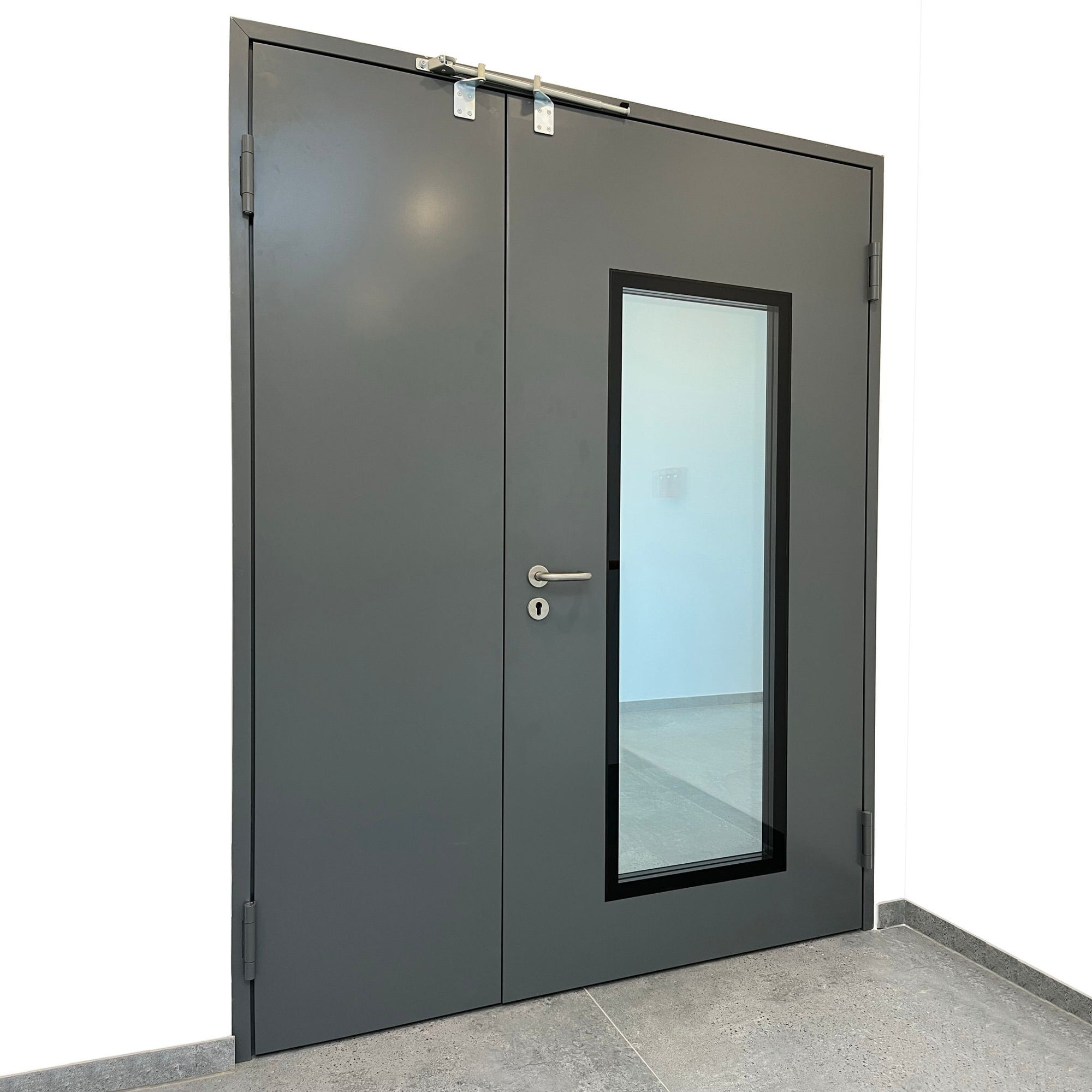 Doppelflügelige Brandschutztür EI30C Bürotür bzw. Rauchschutztür und Schallschutztür mit flächenbündiger Verglasung als Brandschutzglas - Zutrittskontrolle elektrisch kuppelbares Panikschloss nach EN179